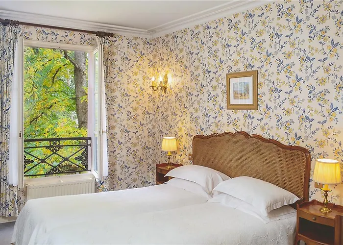 Des Grandes Ecoles Otel 3*