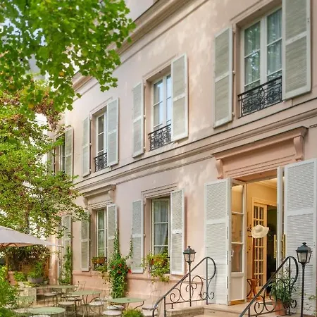 Hotel Des Grandes Ecoles 3*