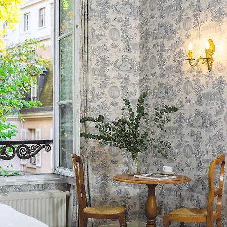 Des Grandes Ecoles Hotel 3*