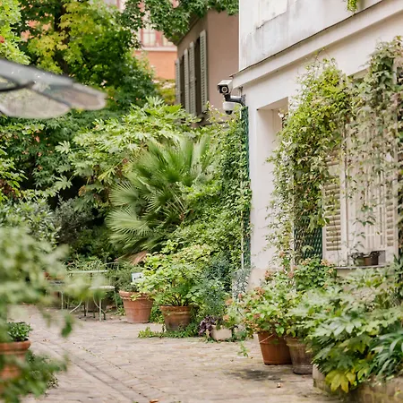 Hotel Des Grandes Ecoles 3*