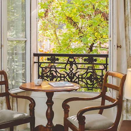 Hotel Des Grandes Ecoles 3*