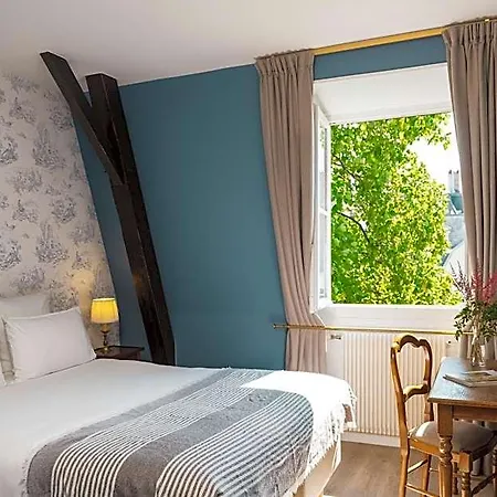 Des Grandes Ecoles Hotel 3*