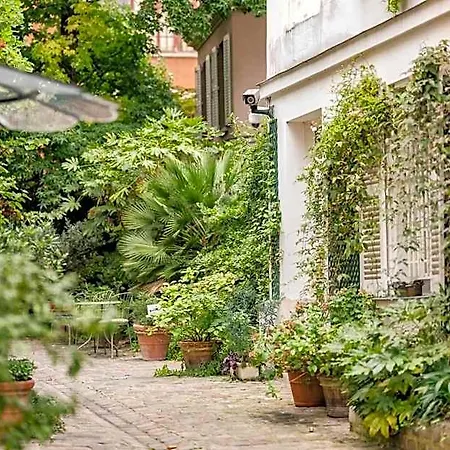 Des Grandes Ecoles Hotel