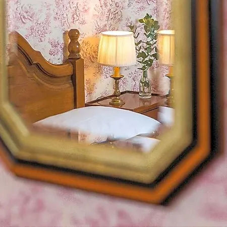 Des Grandes Ecoles Hotel 3*