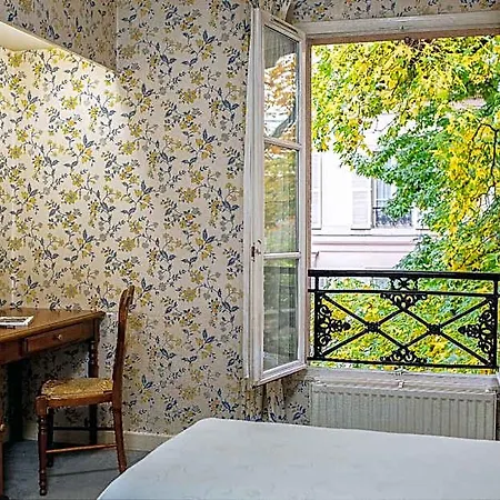 Des Grandes Ecoles Hotel