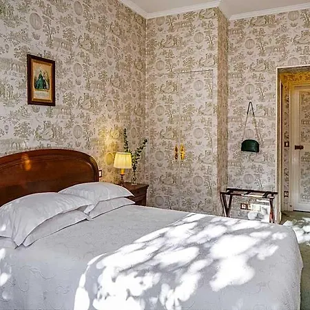 Hotel Des Grandes Ecoles