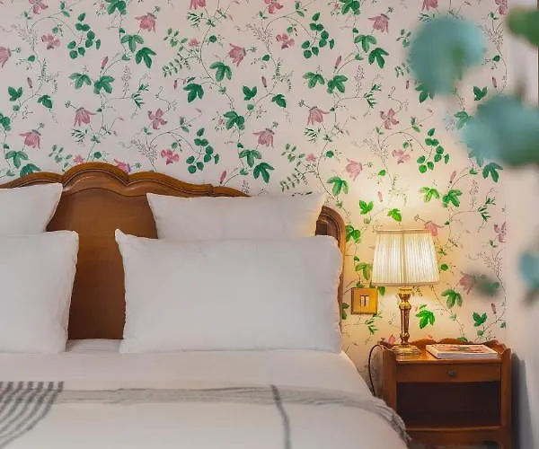 Des Grandes Ecoles Hotel