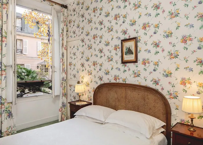 Des Grandes Ecoles Hotel