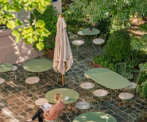 Des Grandes Ecoles Hotel 3*