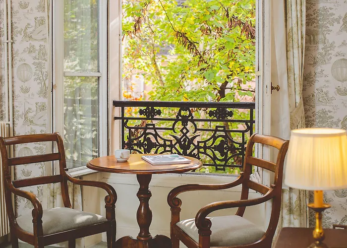 Hotel Des Grandes Ecoles 3*