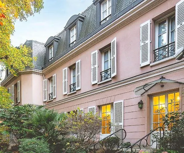 Hotel Des Grandes Ecoles 3*