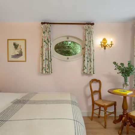 Szálloda Des Grandes Ecoles 3*