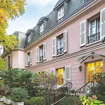Отель Des Grandes Ecoles 3*